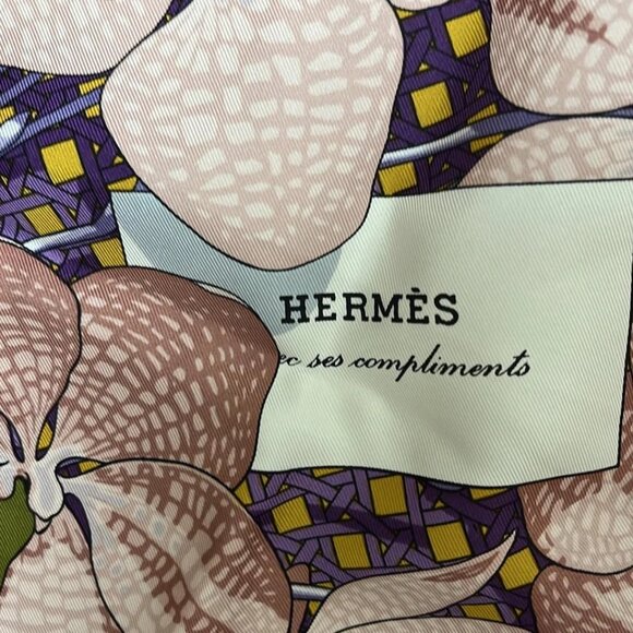 HERMES Carre 90 - Purple Light Purple Multi Scarf 196-072525 - Picture 3 of 6